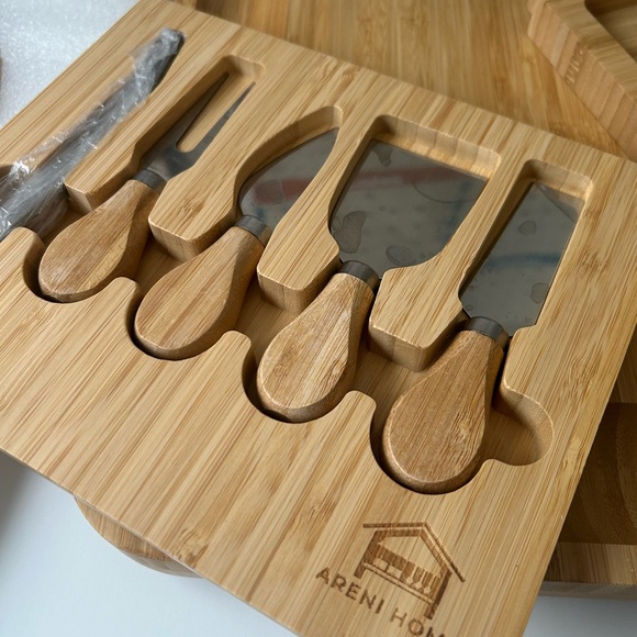 Cheeseboard with Knife Set - Picture 7 of 9